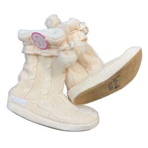 Flirtitude Slouchy Slippers Kids 6.5 - 7.5 Ivory Hand Knitting Crochet Cozy NWT